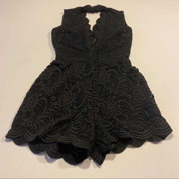 Black Lace Bebe Romper - Picture 5 of 6